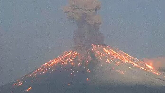 volcan-popocatepetl-hace-erupcion-tras-varios-sismos-el-tecolote-diario