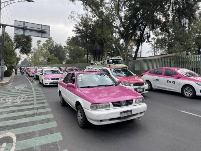 taxistas-desquician-la-cdmx-con-marcha-el-tecolote-diario