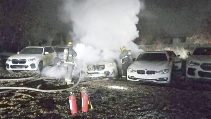 hombre-entra-a-agencia-y-le-prende-fuego-a-autos-de-lujo-en-culiacan-el-tecolote-diario