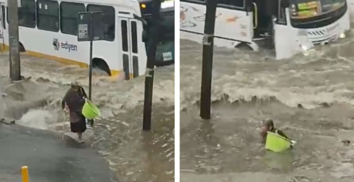 inundacion-arrastra-a-abuelita-frente-a-plaza-coacalco-el-tecolote-diario