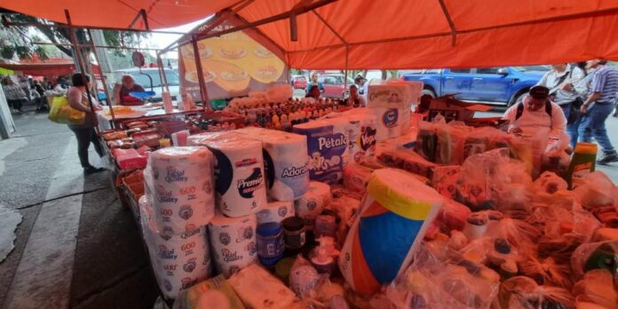 Venta de medicamentos ilegales en Tianguis El Tecolote Diario