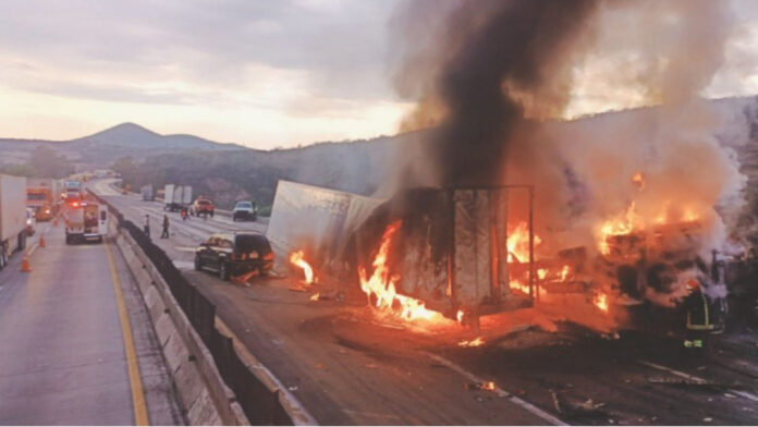 Trailer se incendia en la Mex-Qro El Tecolote Diario