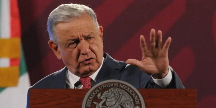 AMLO señala al Poder Judicial de estar involucrado con los legisladores de la oposición para preservar los fideicomisos