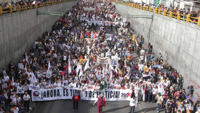 Así la marcha conmemorativa por el 2 de Octubre El Tecolote Diario