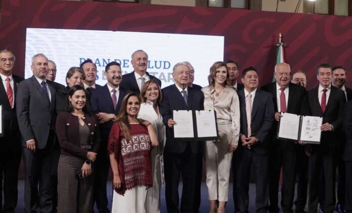 amlo-firma-acuerdo-para-garantizar-servicios-medicos-el-tecolote-diario