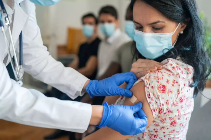 vacunacion-contra-covid-19-e-influenza-en-cdmx-el-tecolote-diario