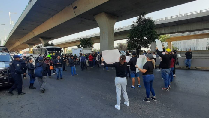 familiares-de-personas-atropelladas-por-policias-bloquean-periferico-el-tecolote-diario