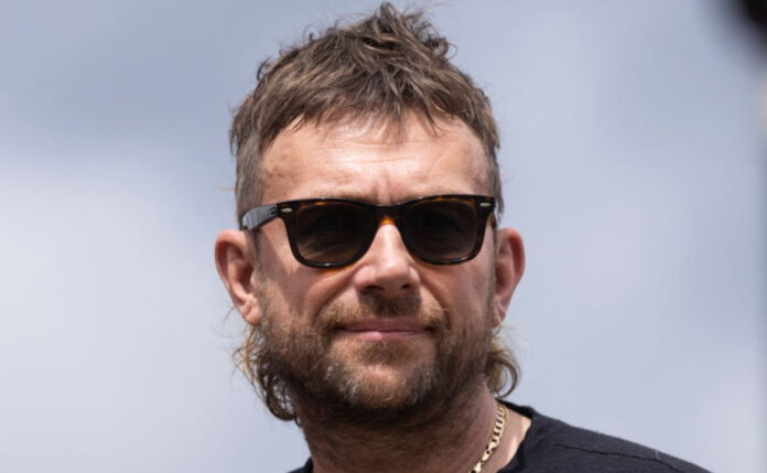 Damon Albarn se declara gran fan de Peso Pluma y elogia su música