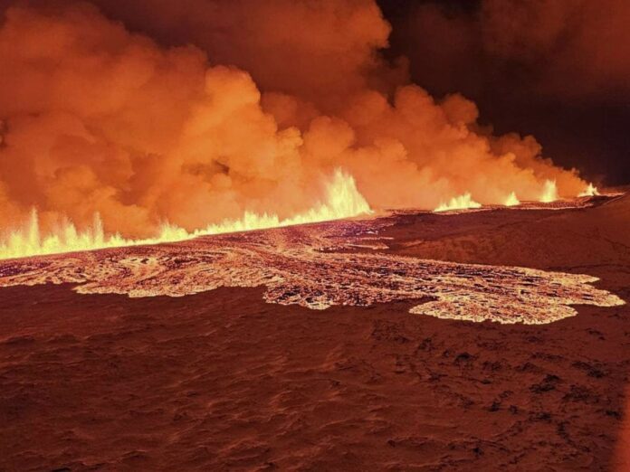 En Islandia un volcán entra en erupción, tras intensa actividad sísmica