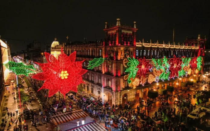 el-zocalo-de-la-capital-se-ilumina-con-miles-de-luces-el-tecolote-diario