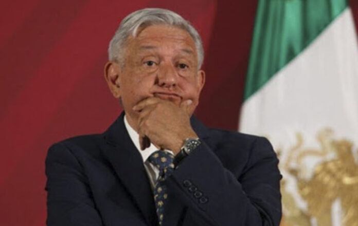 Lanzan encuesta para saber si AMLO debería ser nominado a los premios Esland 2024