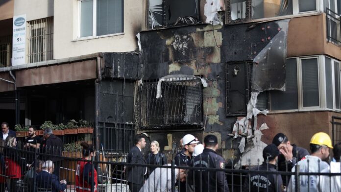 Incendio en Estambul El Tecolote Diario