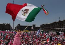 marcha-rosa-revienta-el-zocalo-capitalino-van-con-xochitl-galvez