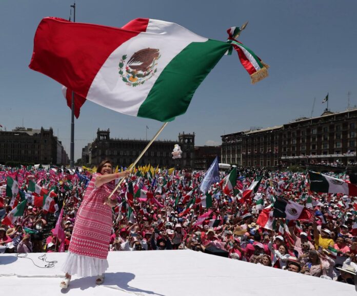 marcha-rosa-revienta-el-zocalo-capitalino-van-con-xochitl-galvez