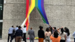 Rompen bandera LGBTIQ+ en oficinas del Infonavit El Tecolote Diario