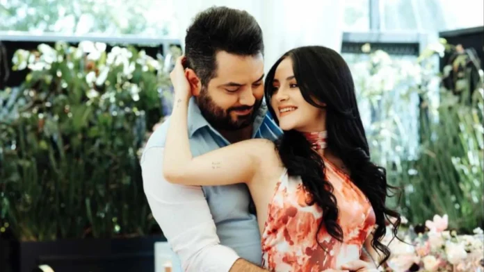 José Eduardo Derbez y Paola Dalay ya son padres y muestran fotos de su hija Tessa