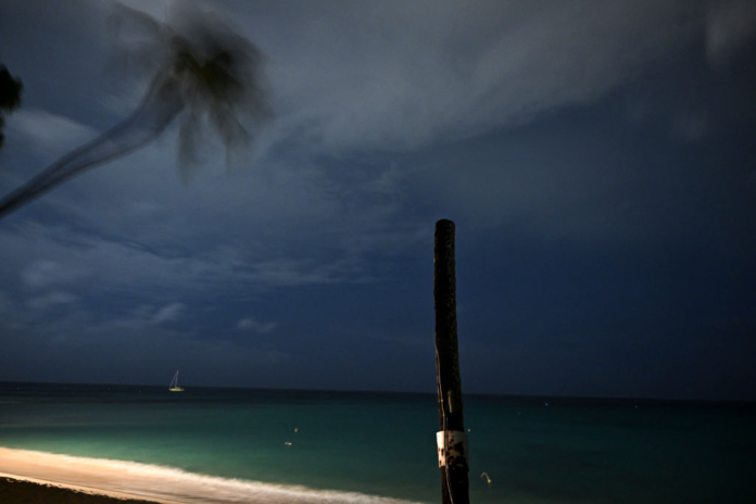 Huracán Beryl azota en las islas de Barlovento El Tecolote Diario