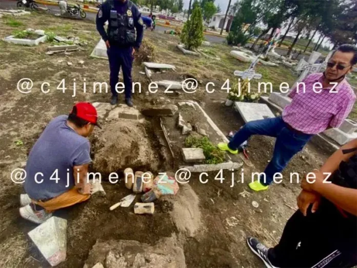 Dos hombres detenidos por hacer brujería en panteón de Iztapalapa, CDMX