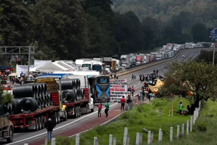 Continua bloqueo en la México-Puebla El Tecolote Diario