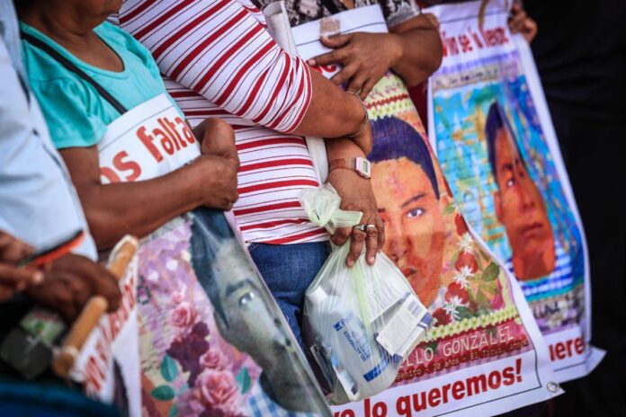 AMLO envía carta a padres y madres de estudiantes de Ayotzinapa El Tecolote Diario