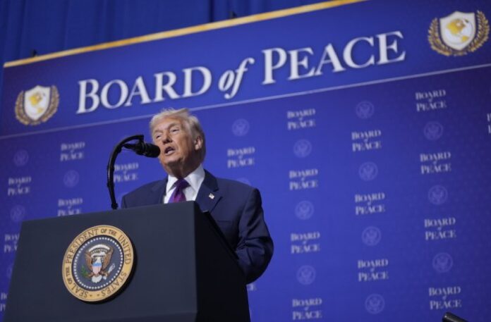 https://eltecolote.mx/2026/02/trump-consigue-compromisos-para-la-reconstruccion-de-gaza-durante-la-primera-sesion-de-la-junta-de-paz-el-tecolote-diario/