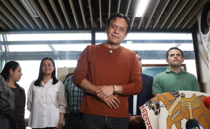https://eltecolote.mx/2026/02/marx-arriaga-es-despedido-de-la-direccion-general-de-materiales-educativos-de-la-sep-el-tecolote-diario/
