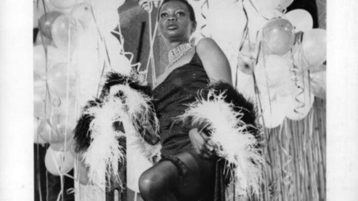https://eltecolote.mx/2026/07/ella-laboriel-pionera-del-rock-mexicano-muere-a-los-77-anos-el-tecolote-diario/
