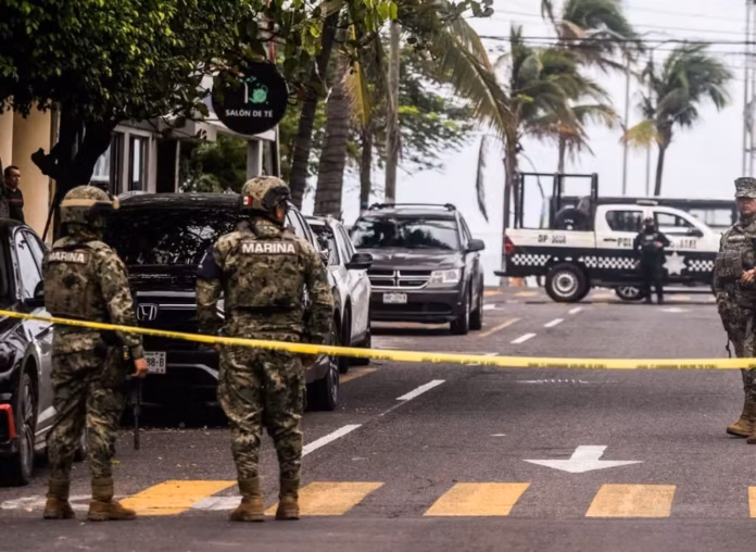 https://eltecolote.mx/2026/10/localizan-restos-humanos-frente-a-la-sede-del-poder-judicial-de-la-federacion-en-veracruz-el-tecolote-diario/