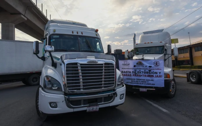 https://eltecolote.mx/2026/10/canacar-estima-perdidas-economicas-de-21-mil-millones-de-pesos-por-paro-de-transportistas-el-tecolote-diario/